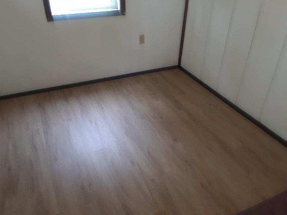 4th image of 125 E Main St #B