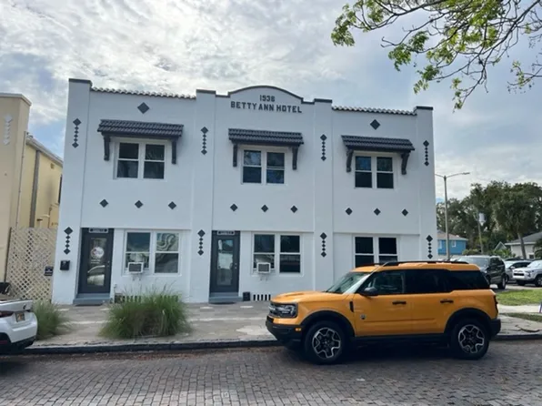 Betty Ann Hotel, 406 11th Ave N #A3, Saint Petersburg, FL 33701