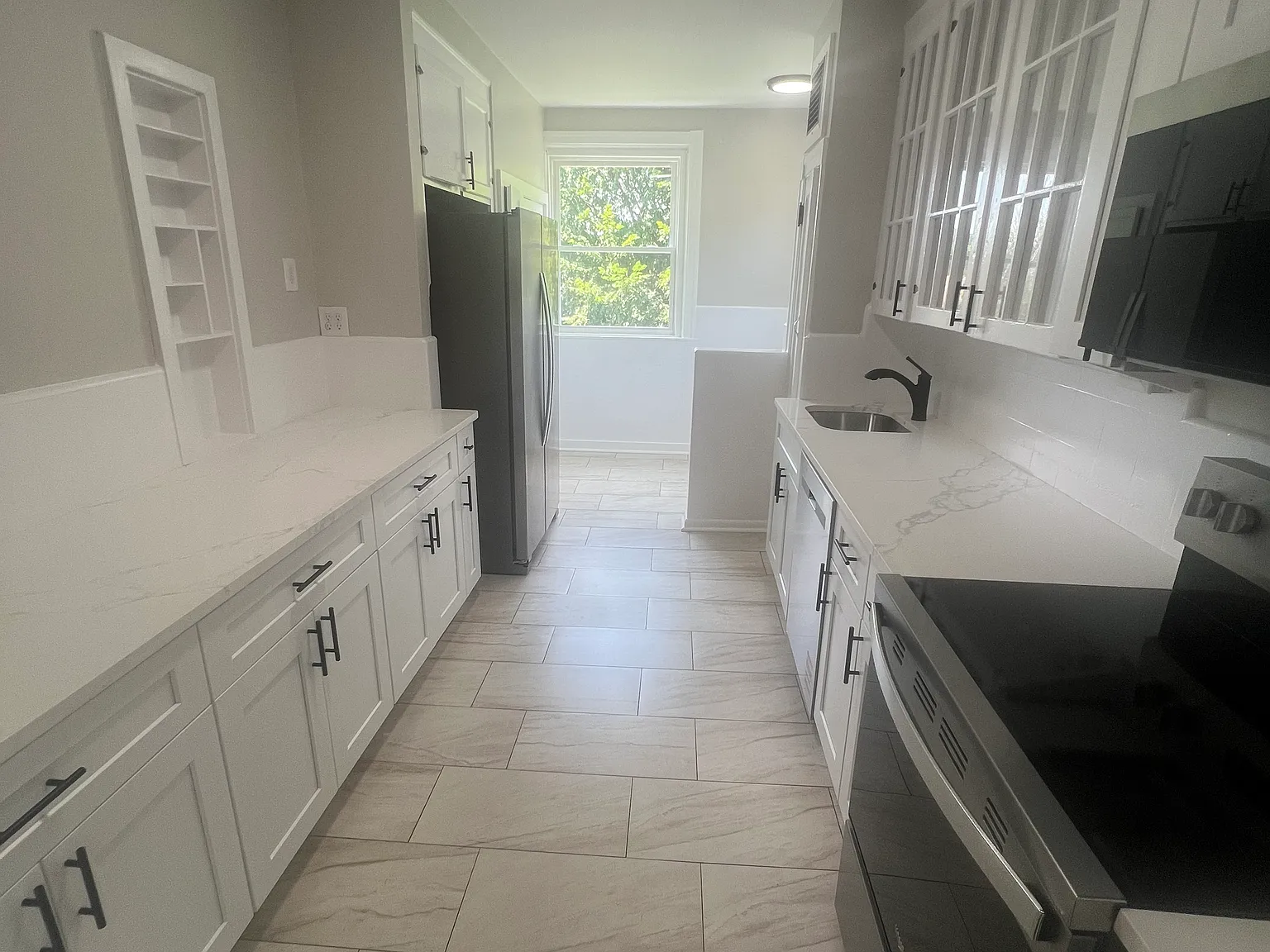 2 bed, 1200 sqft, $1,875 — Photo 3