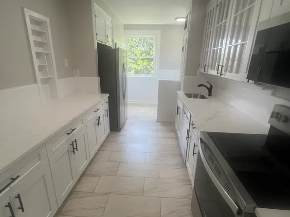 904 W 21st St APT 2, Wilmington, DE 19802