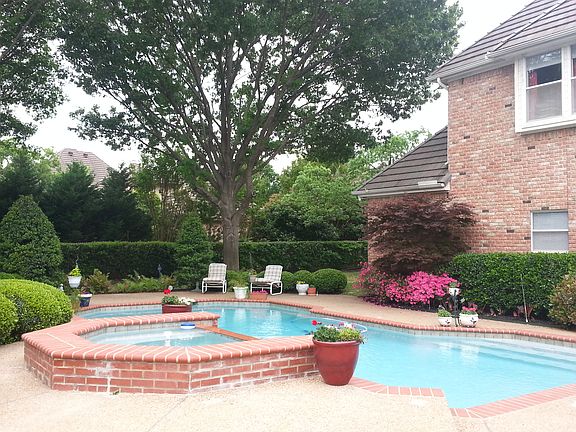 2nd image of 2401 Danbury Dr