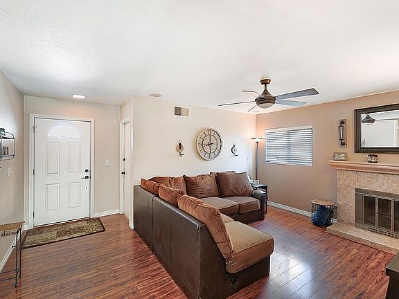 5th image of 3142 Larwood Dr