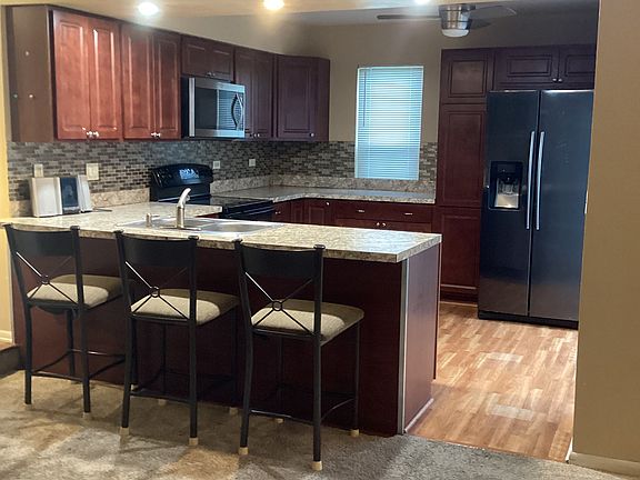 2nd image of 901 Campbell Dr