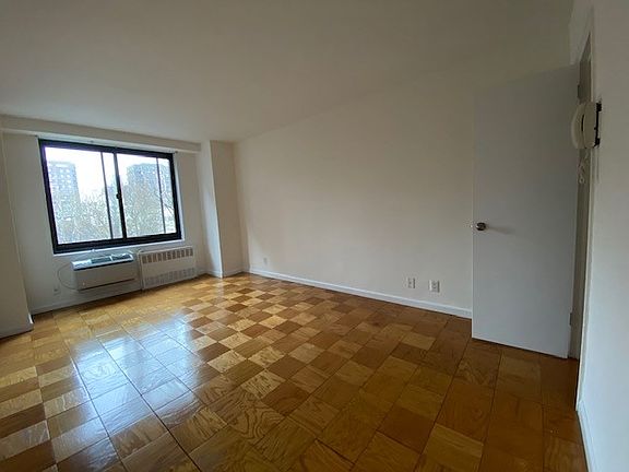 4th image of 2186 5th Ave APT 6T