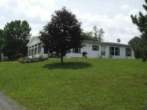 3102 Seisholtzville Rd, Macungie, PA 18062