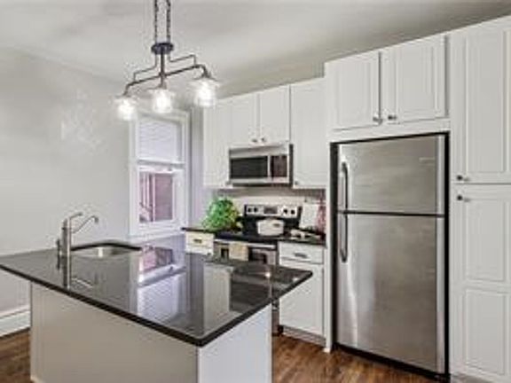 4th image of 428 Central N Taylor St APT 2