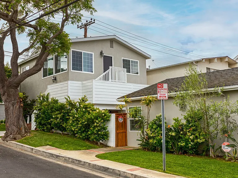 520 Poinsettia Ave — Photo 3