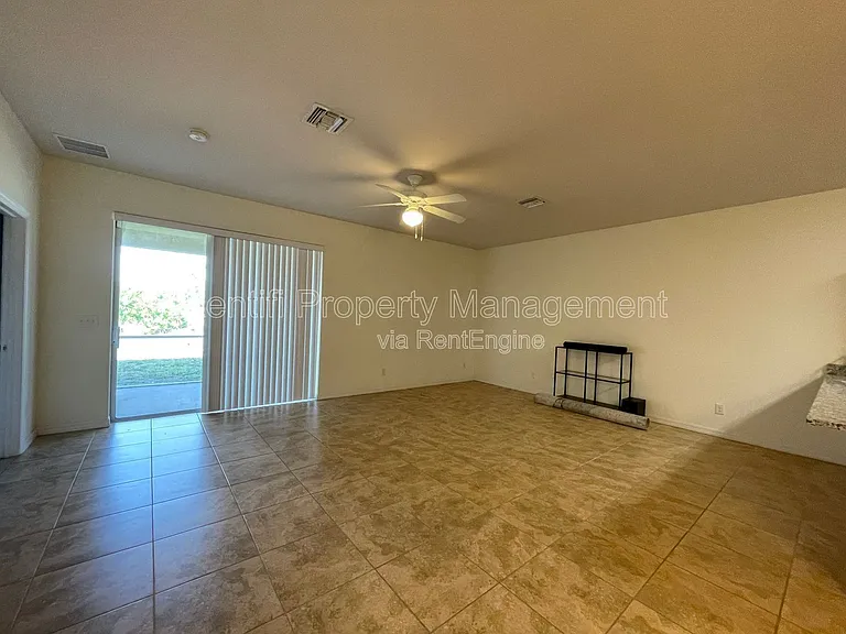 1622 SW 16th Ct — Photo 10