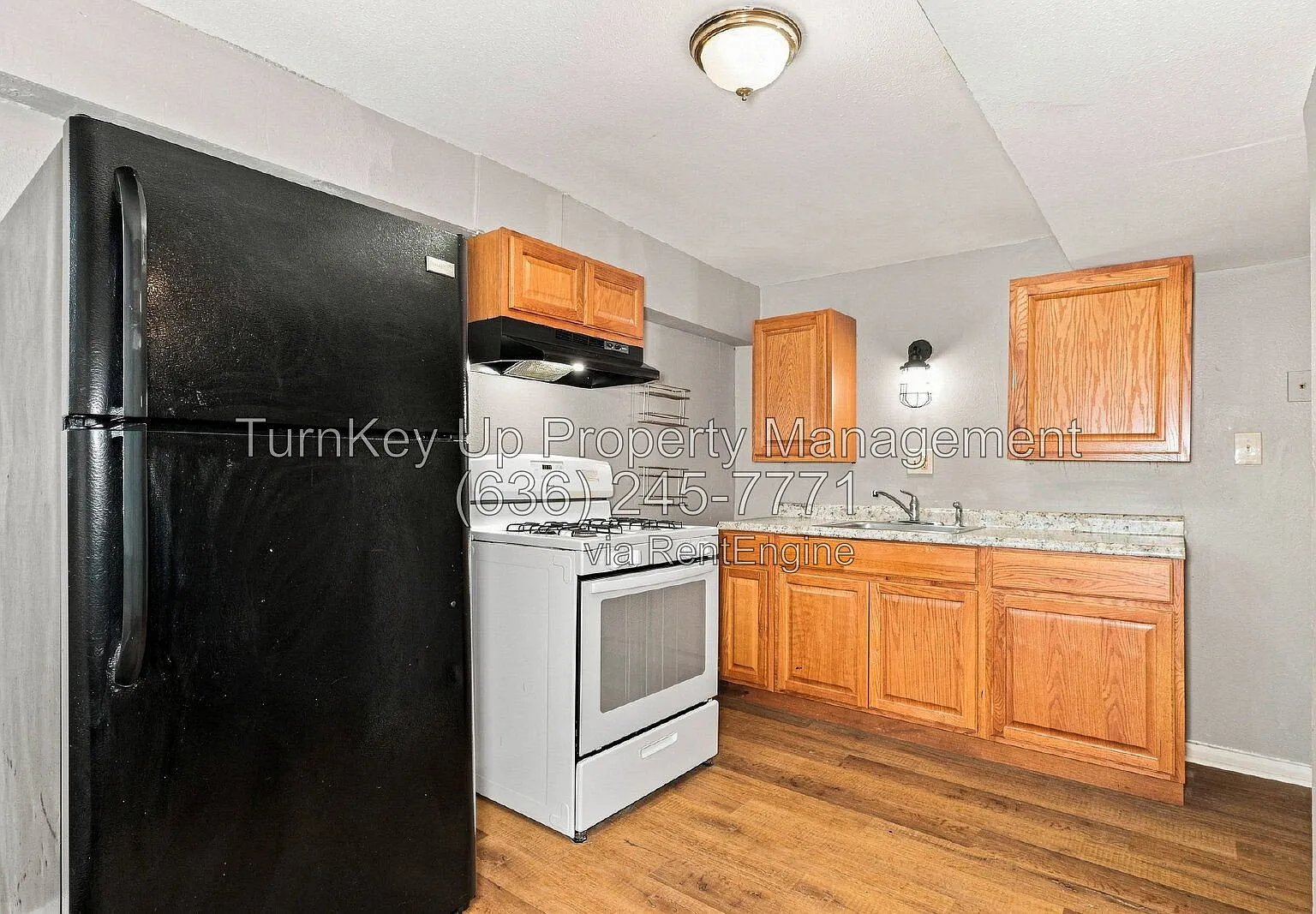 3 bed, 1.0 bath, 1323 sqft, $1,100 — Photo 3