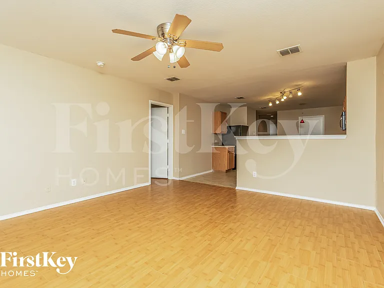 2015 Angel Way — Photo 4