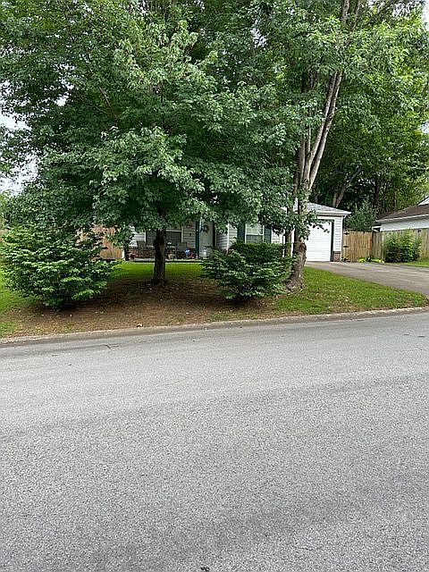 2nd image of 1648 N Timberline Dr