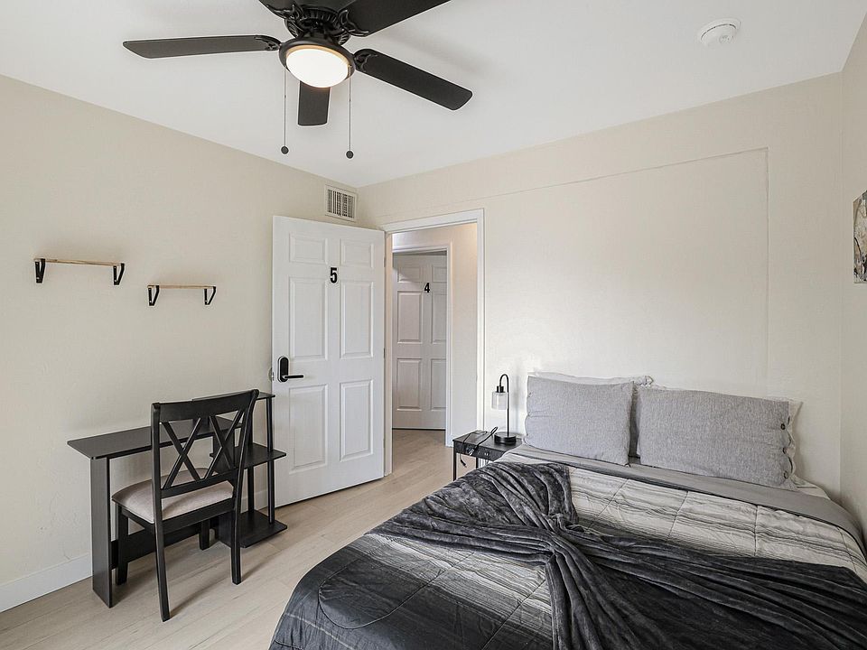 Bedroom 5 Entrance