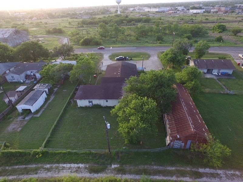 2nd image of 526 Industrial Ave