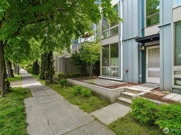 3817 B California Avenue SW, Seattle, WA 98116