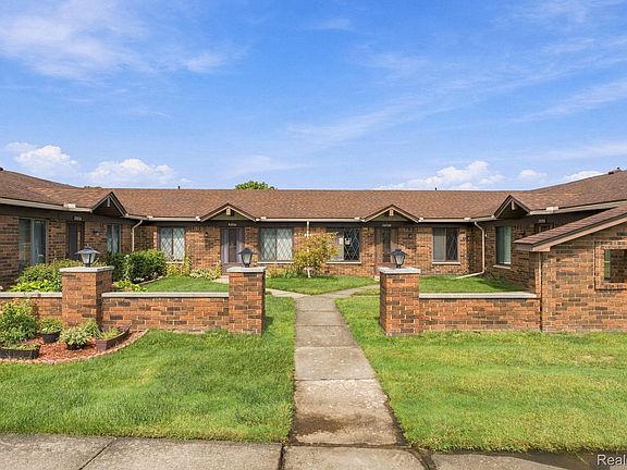4th image of 32730 Valley Dr