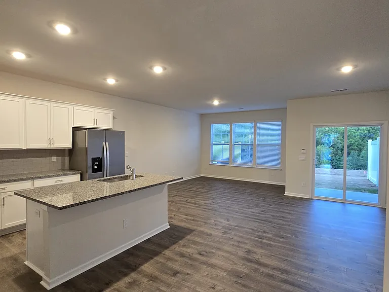 1677 Hallview Ct — Photo 14