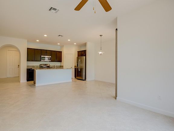 3rd image of 10318 Wellington Parc Dr