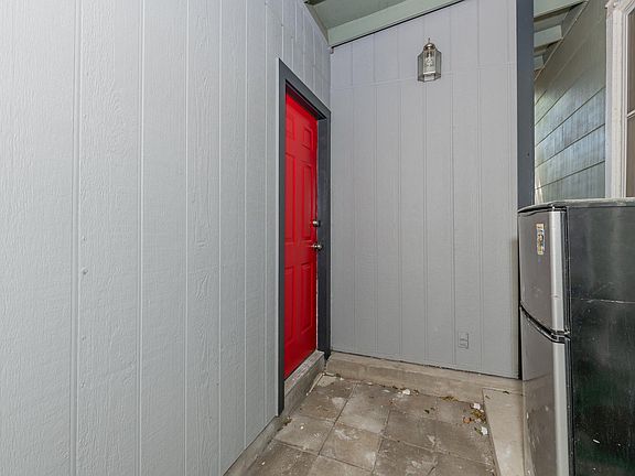 2nd image of 6011 Sheridan Ave #B