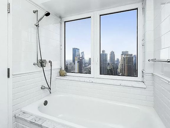 5th image of 425 5th Ave APT 46E