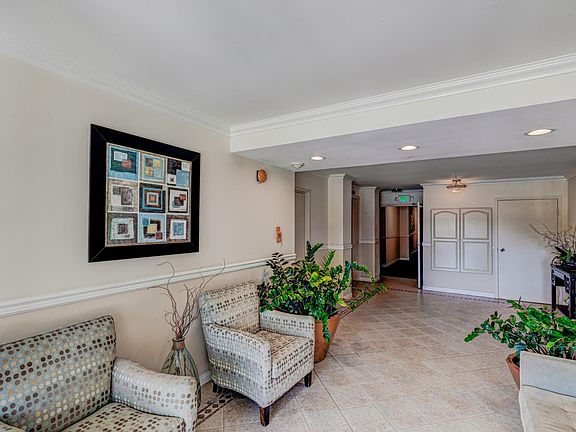 3rd image of 307 Montana Ave #304A