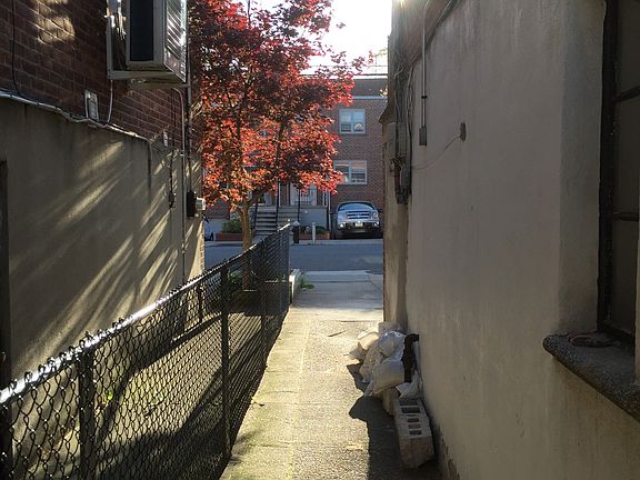 3rd image of 2436 Young Ave #2