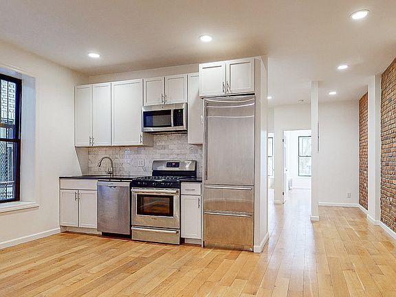 2nd image of 315 W 115th St #1FL4