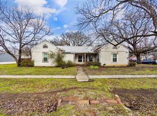 202 N Main St, Gordon, TX 76453