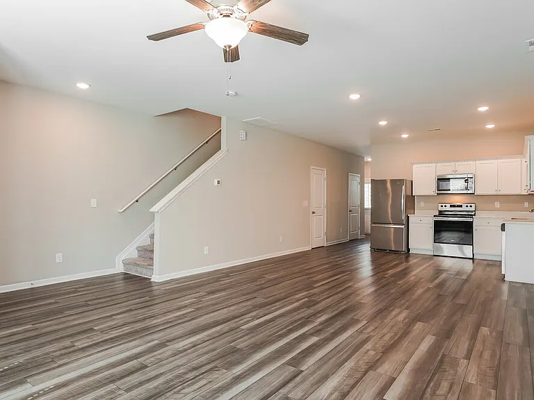 542 Landing View Dr — Photo 5