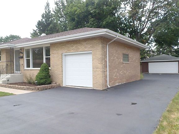 3rd image of 11310 S Neenah Ave