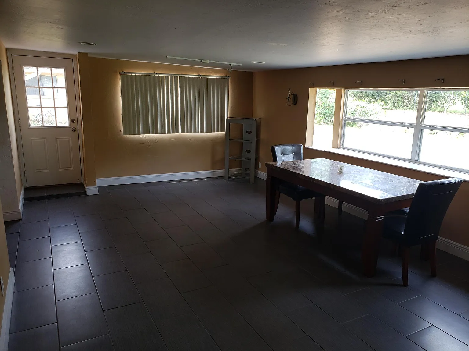 1591 Sunkist Way — Photo 4