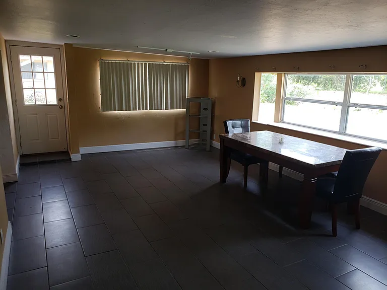 1591 Sunkist Way — Photo 4