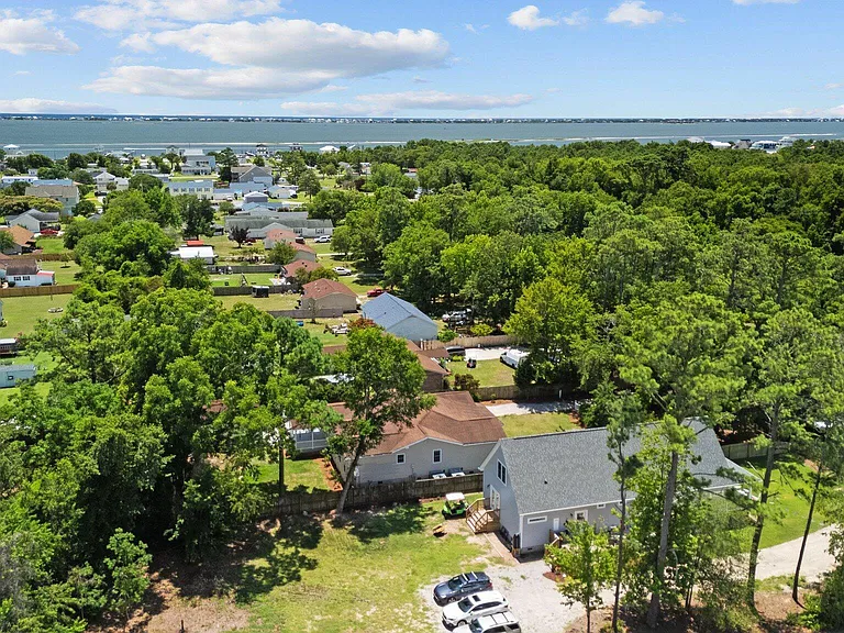 221 Salty Shores Rd — Photo 53