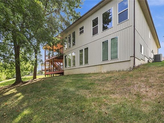 3rd image of 4957 S Park Ridge Dr