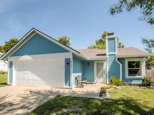 16200 W 132nd Ter, Olathe, KS 66062