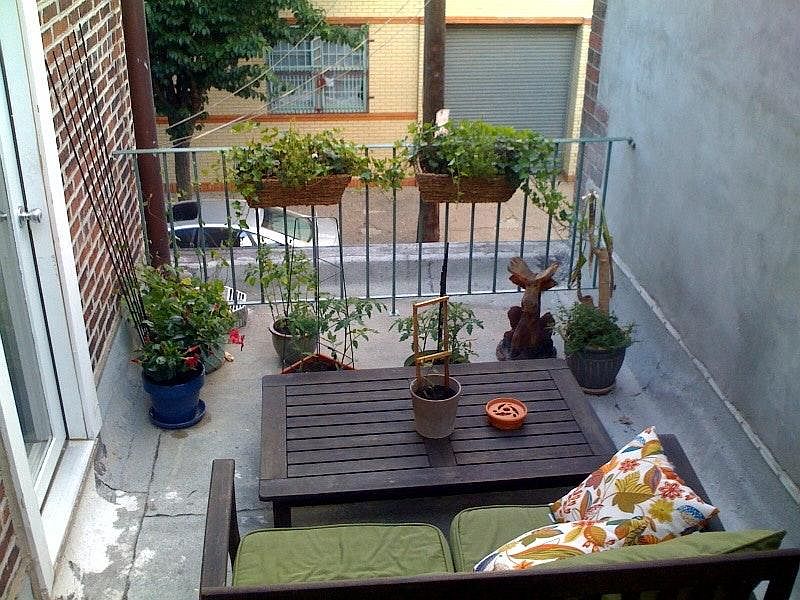1st image of 1022 Catharine St #2