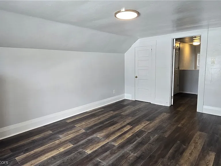 401 S Franklin St — Photo 18
