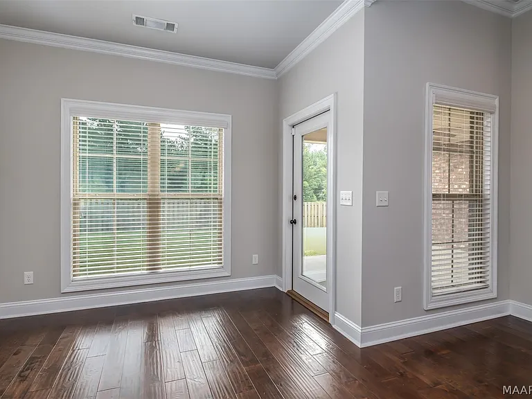 1613 Haworth Park Way — Photo 12