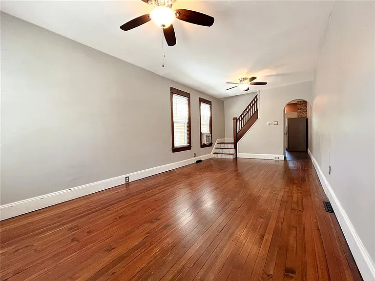 708 Pardee St — Photo 3
