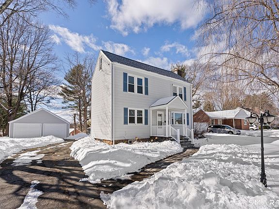 3rd image of 159 Ridgewood Road