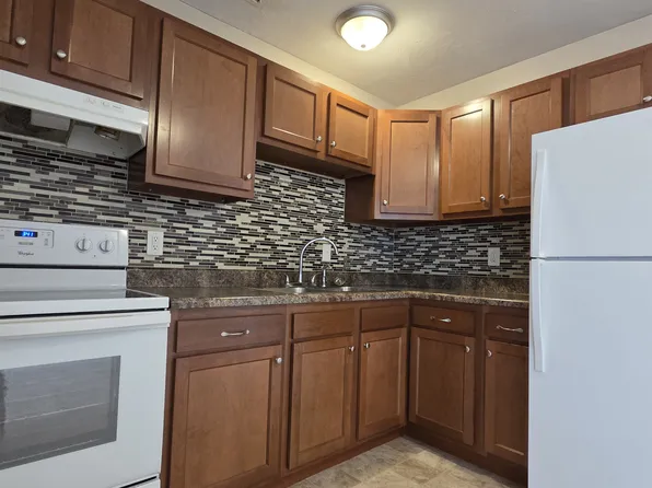 701 S Putnam St, Bunker Hill, IL 62014
