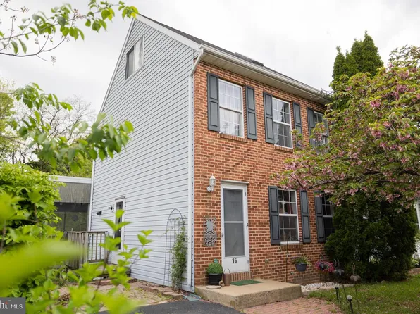 15 School House Ln, Lititz, PA 17543