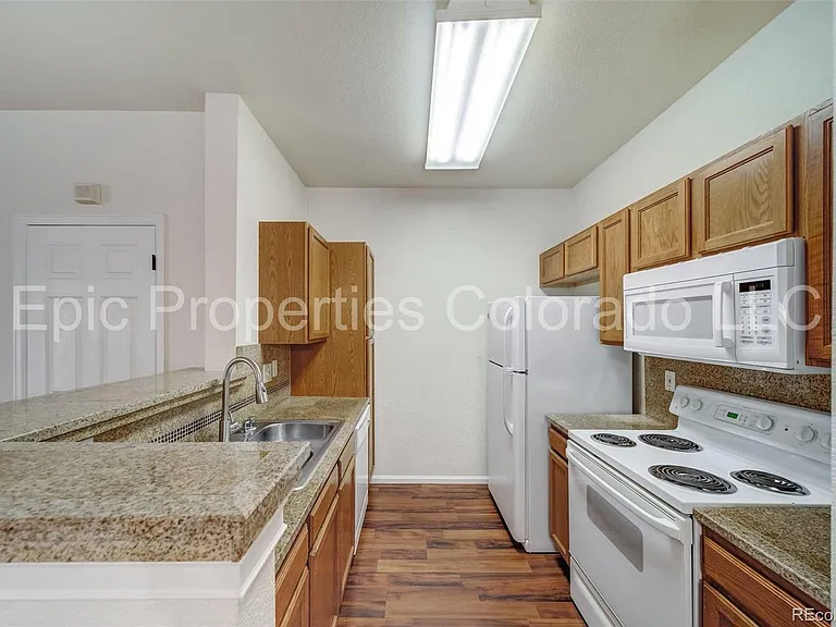 911 S Zeno Way #104 — Photo 8
