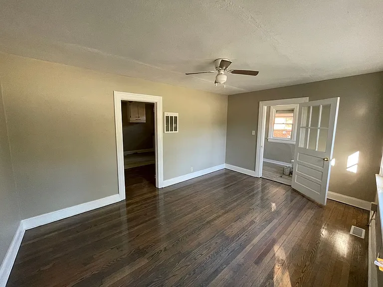 6310 Ward Blvd — Photo 2