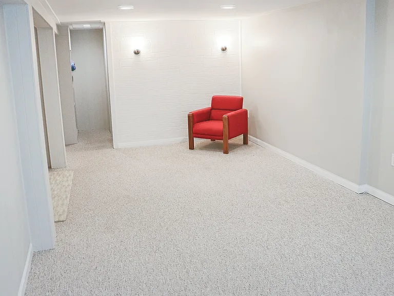 122 S Peters Ave — Photo 11