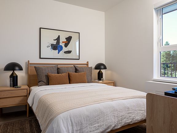 5th image of 4855 Victoria Dr #356