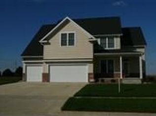 3904 Brookline Ln, Bloomington, IL 61704