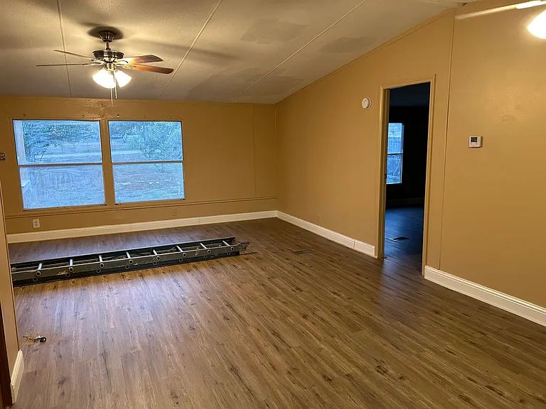 104 Kailyn Ln — Photo 10