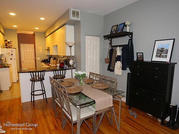 4th image of 3835 N Southport Ave #Two