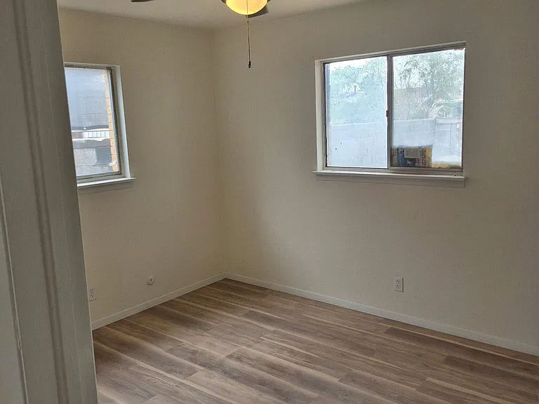 701 Poplar St — Photo 8