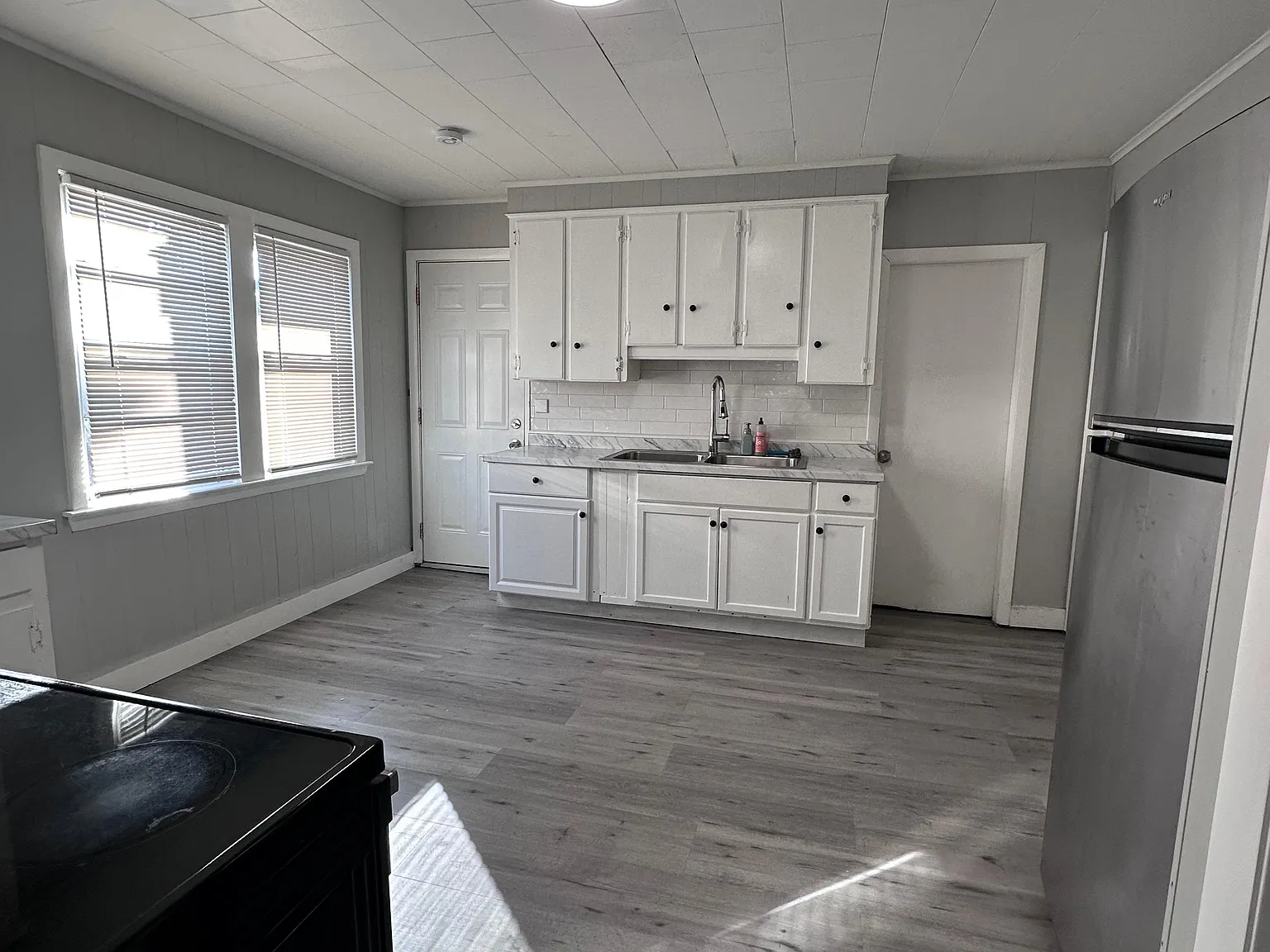 3 bed, 1123 sqft, $2,000 — Photo 3